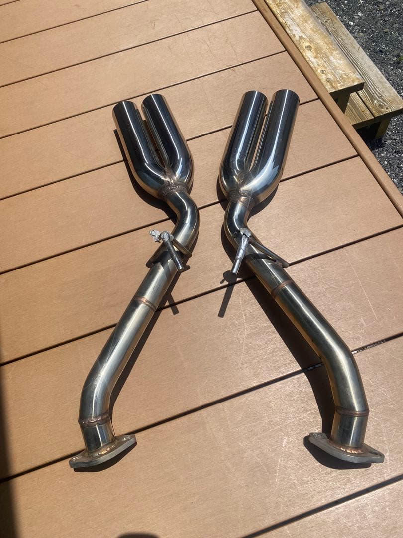 V37 スカイライン　リアストレートマフラー