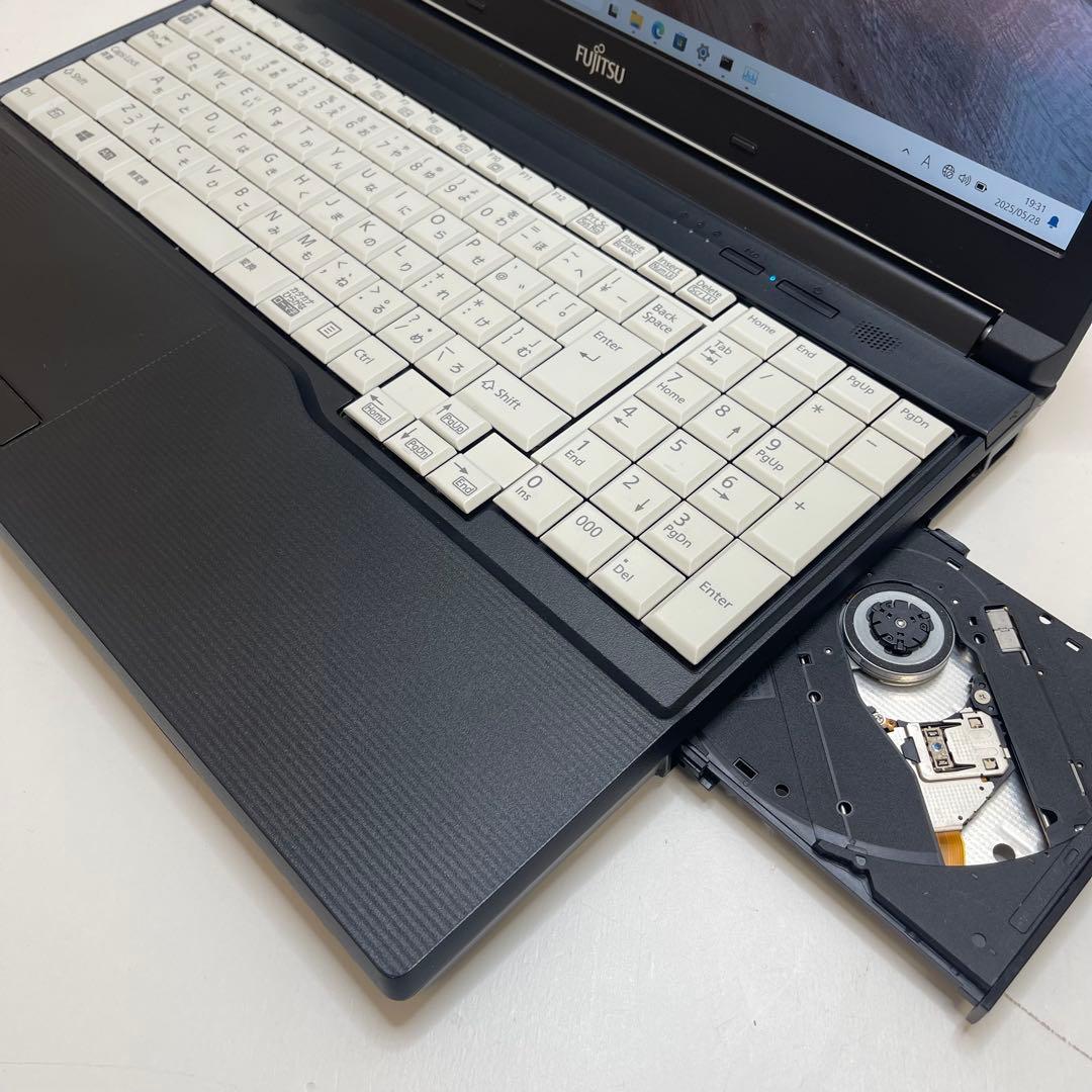 #934 富士通 Lifebook A576/P i5-6200U 8GB