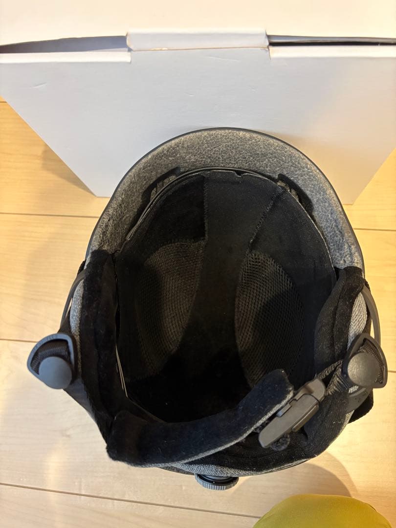 【美品】anon アノン ヘルメットRODAN Mサイズ