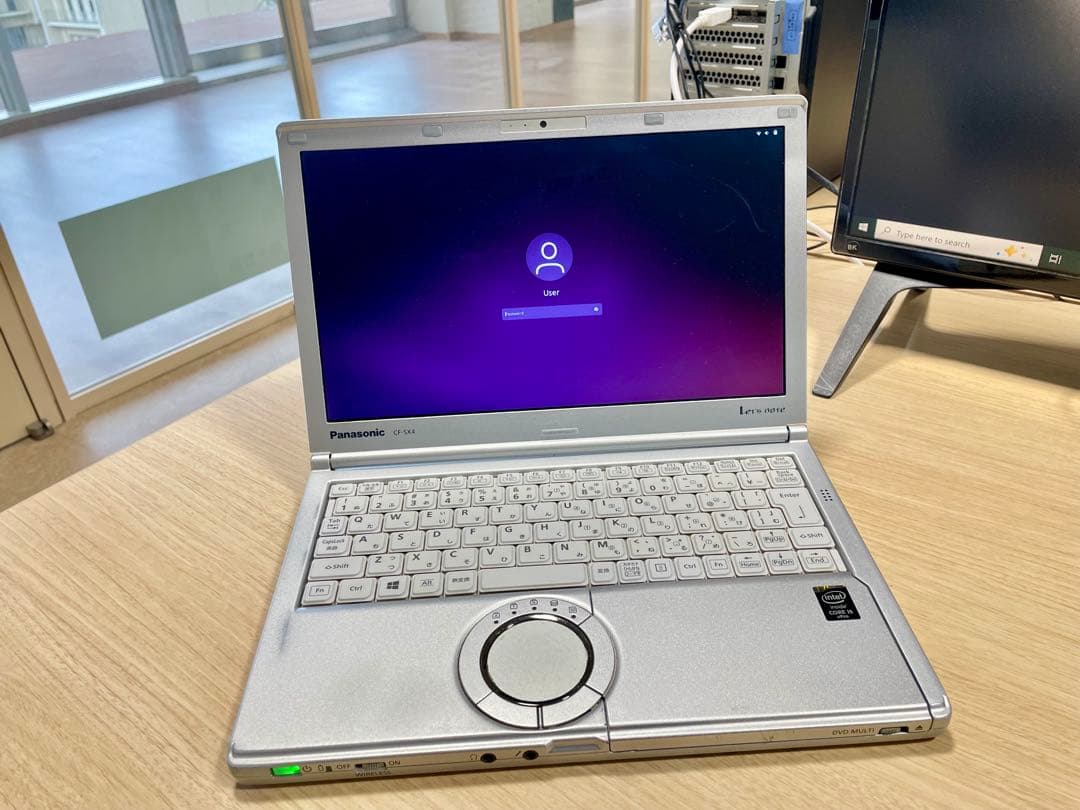 Panasonic Let's note シルバー