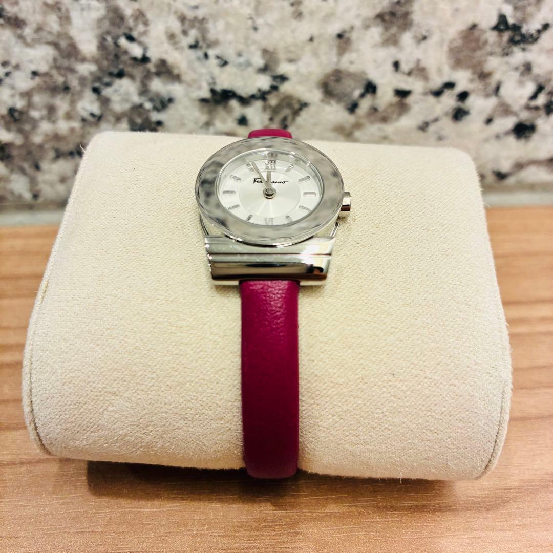 Salvatore Ferragamo フェラガモ ガンチーニ 時計 シルバー