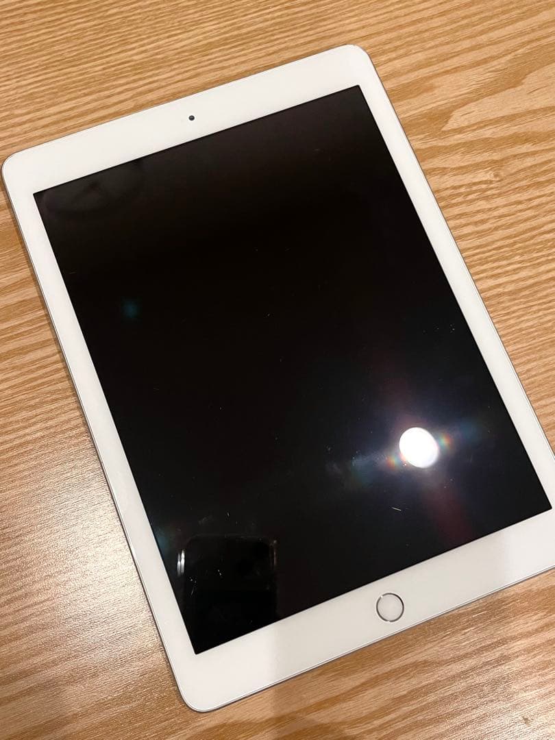 【純正】iPad 第6世代　シルバー　32GB