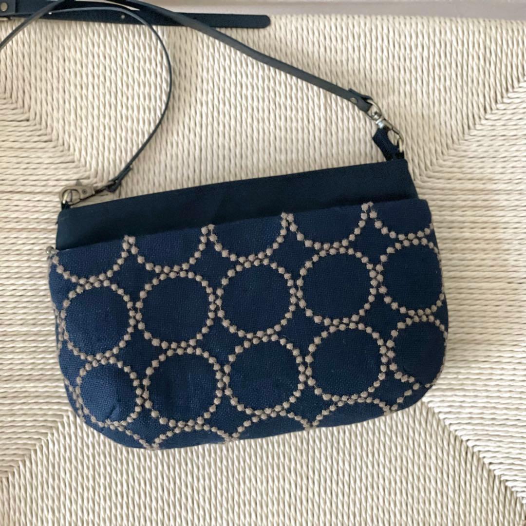 ⚮̈ミナペルホネン　tambourine navy khaki ドラポケショルダー