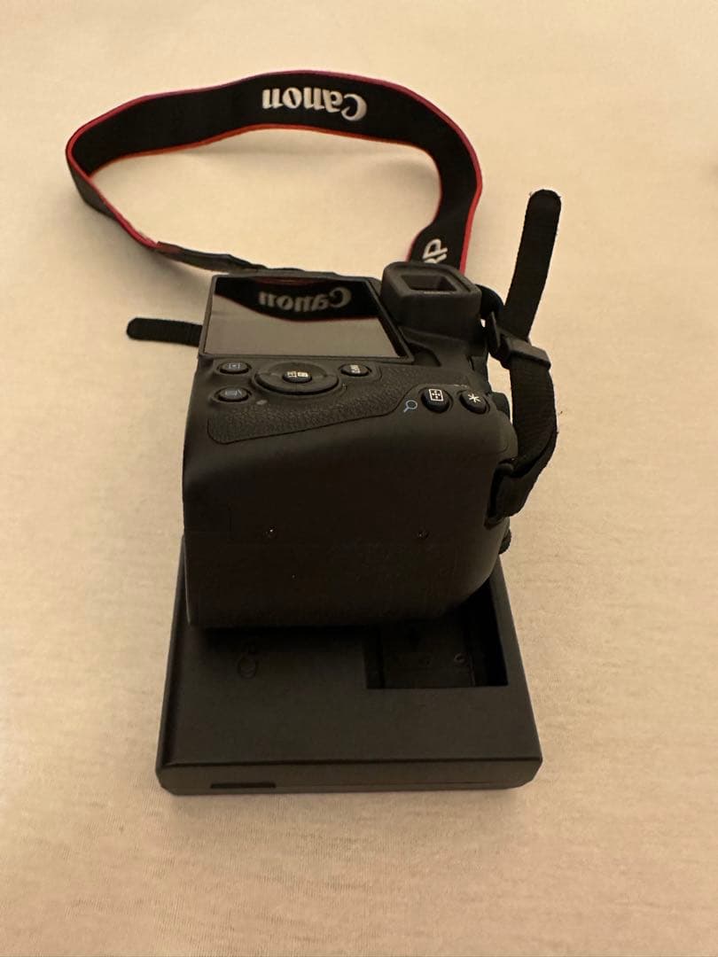 Canon EOS RP ミラーレス一眼 本体 バッテリー3個付き