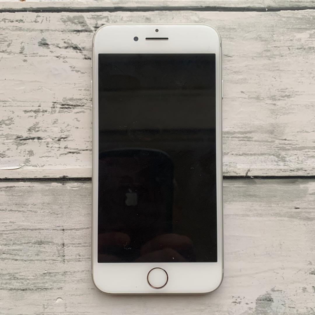 Apple iPhone 8 64GB シルバー 100% 本体のみ