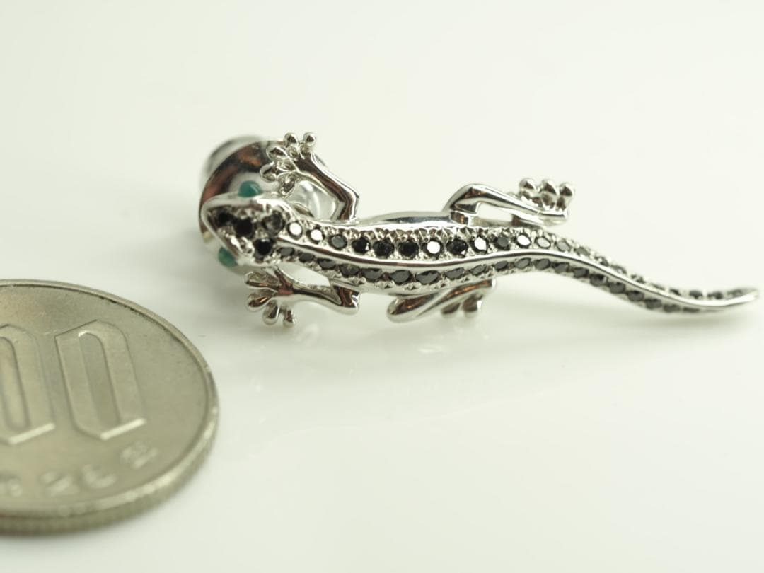 とかげモチーフ天然ブラックダイヤモンドブローチ　K18WG D0.39ct