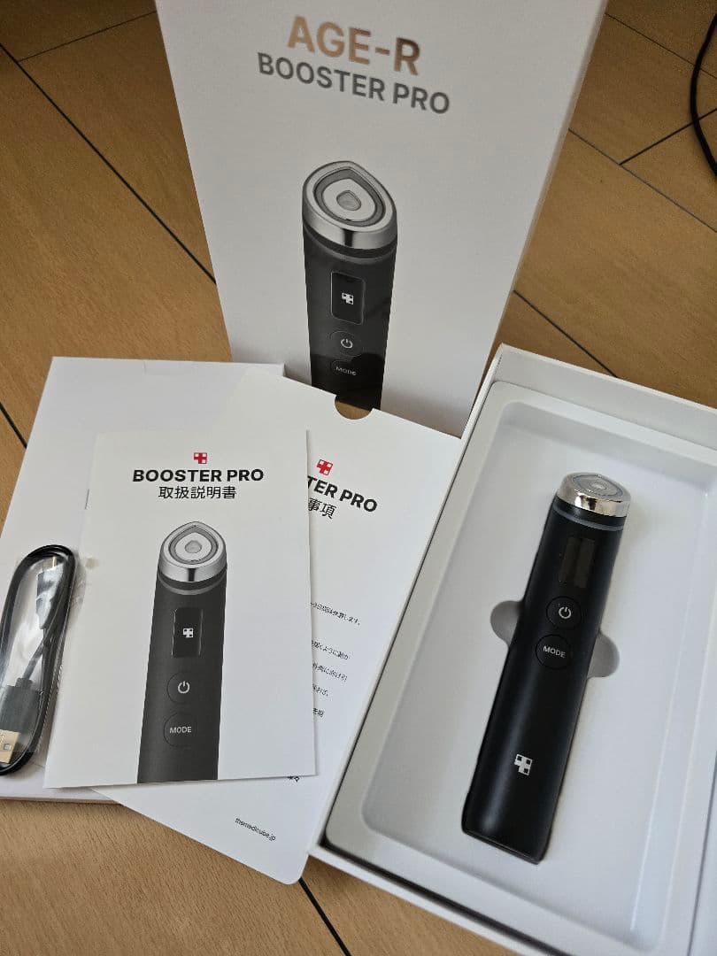もな様☆美品☆メディキューブ☆ AGE-R BOOSTER PRO 美顔器