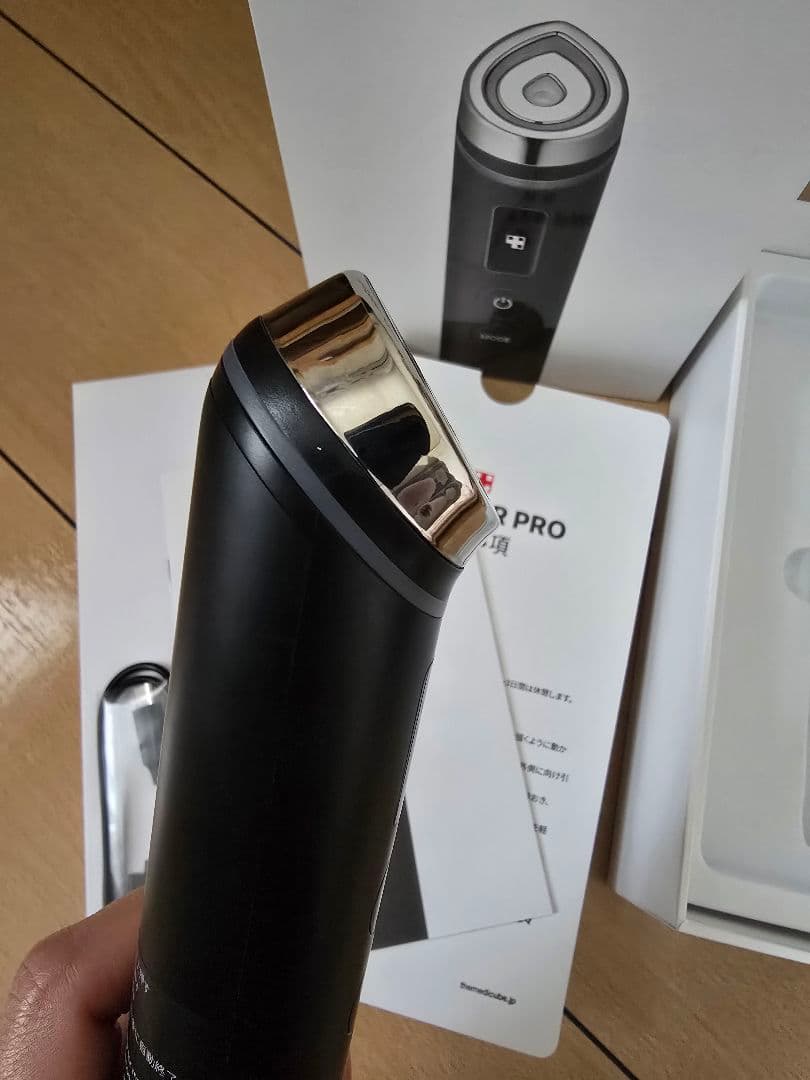 もな様☆美品☆メディキューブ☆ AGE-R BOOSTER PRO 美顔器