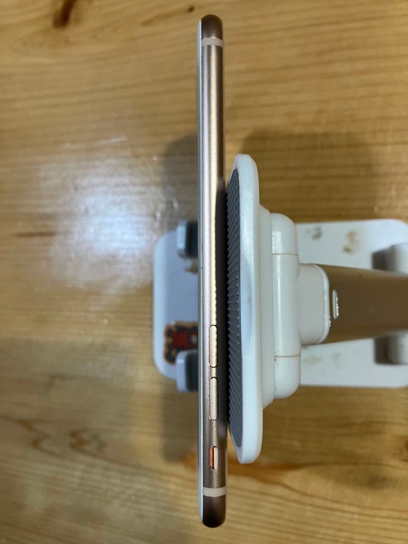 【超美品】iPhone8 ゴールド simフリー 64GB バッテリー100%