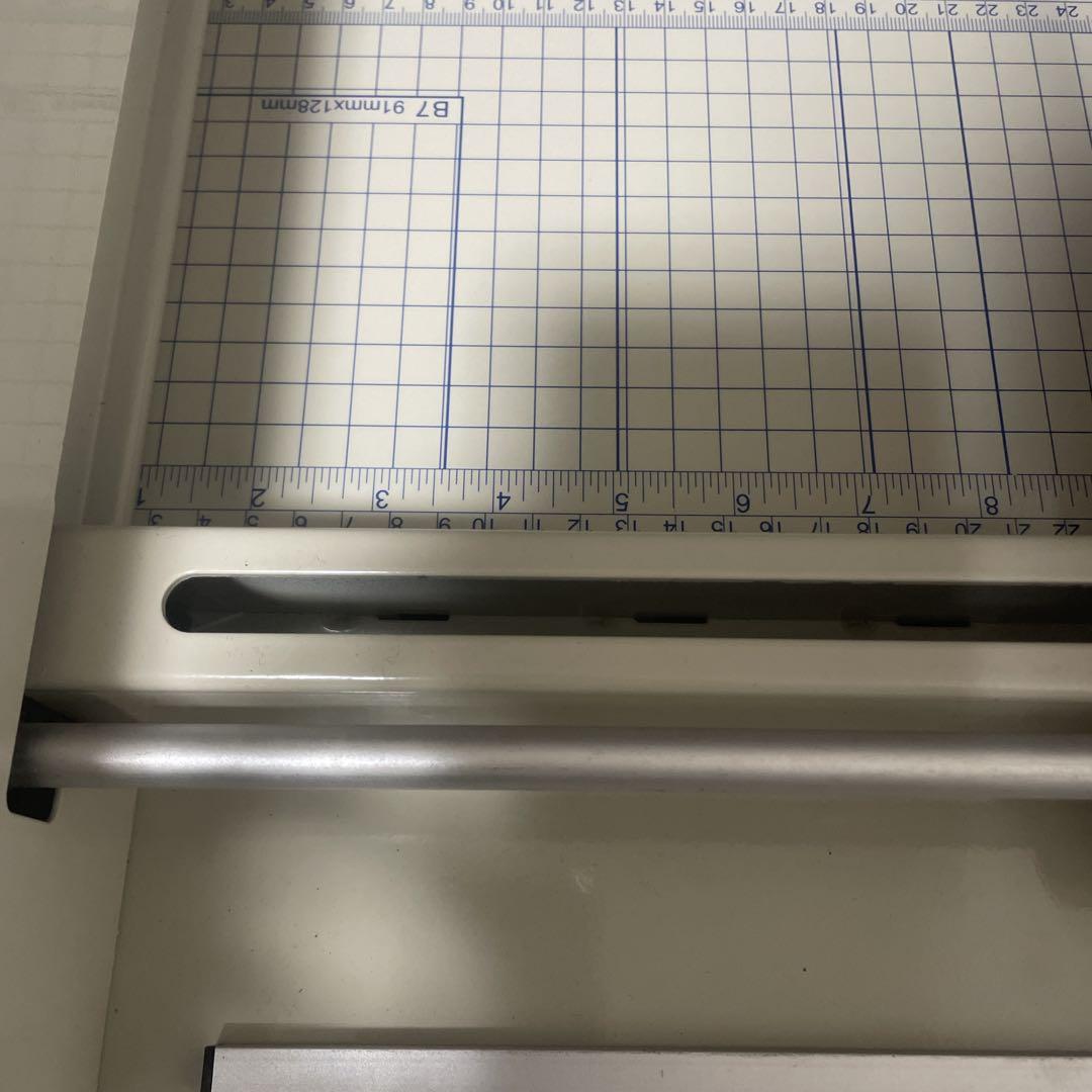 ダイシン商業　業務用　ペーパーカッター DS-858A4 17kg 裁断機