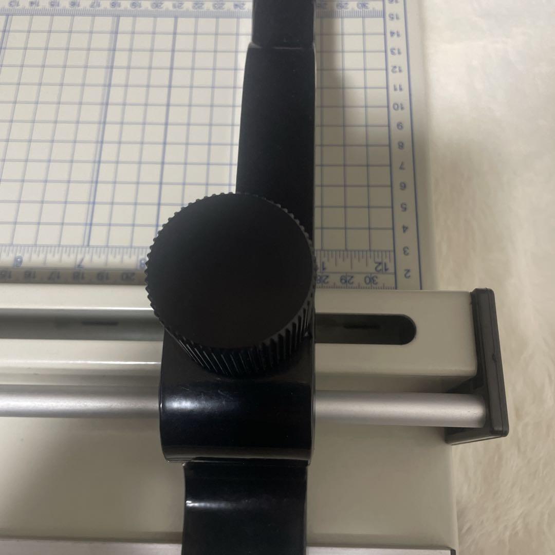 ダイシン商業　業務用　ペーパーカッター DS-858A4 17kg 裁断機