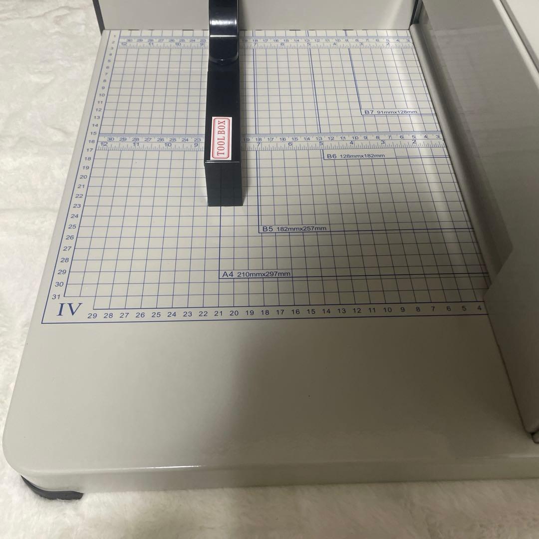 ダイシン商業　業務用　ペーパーカッター DS-858A4 17kg 裁断機