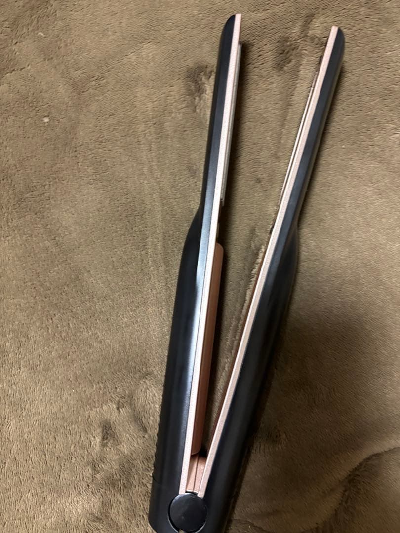 【._.ページ】MEDULLA ヘアアイロン ブラック 専用スタンド付き