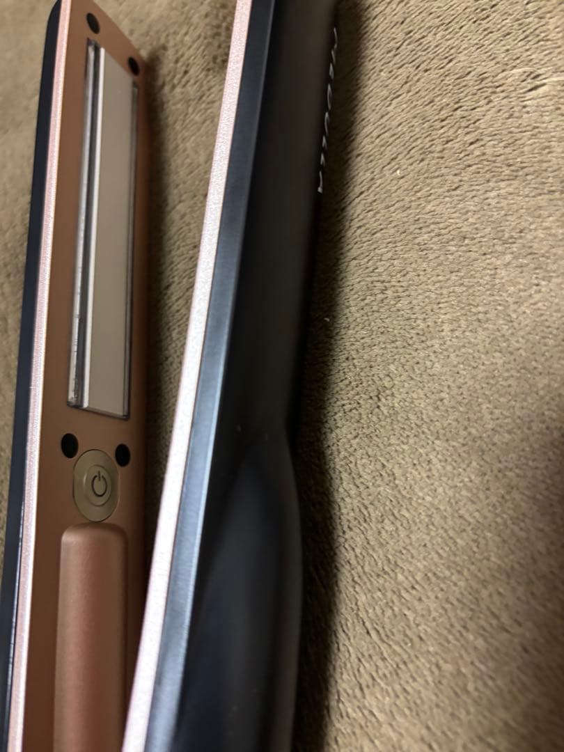 【._.ページ】MEDULLA ヘアアイロン ブラック 専用スタンド付き