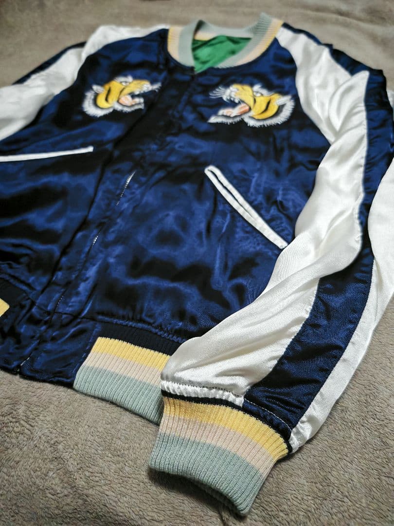 SOULIVE 日本製 未使用近い 美品 本 スカジャン 虎サテン unisex