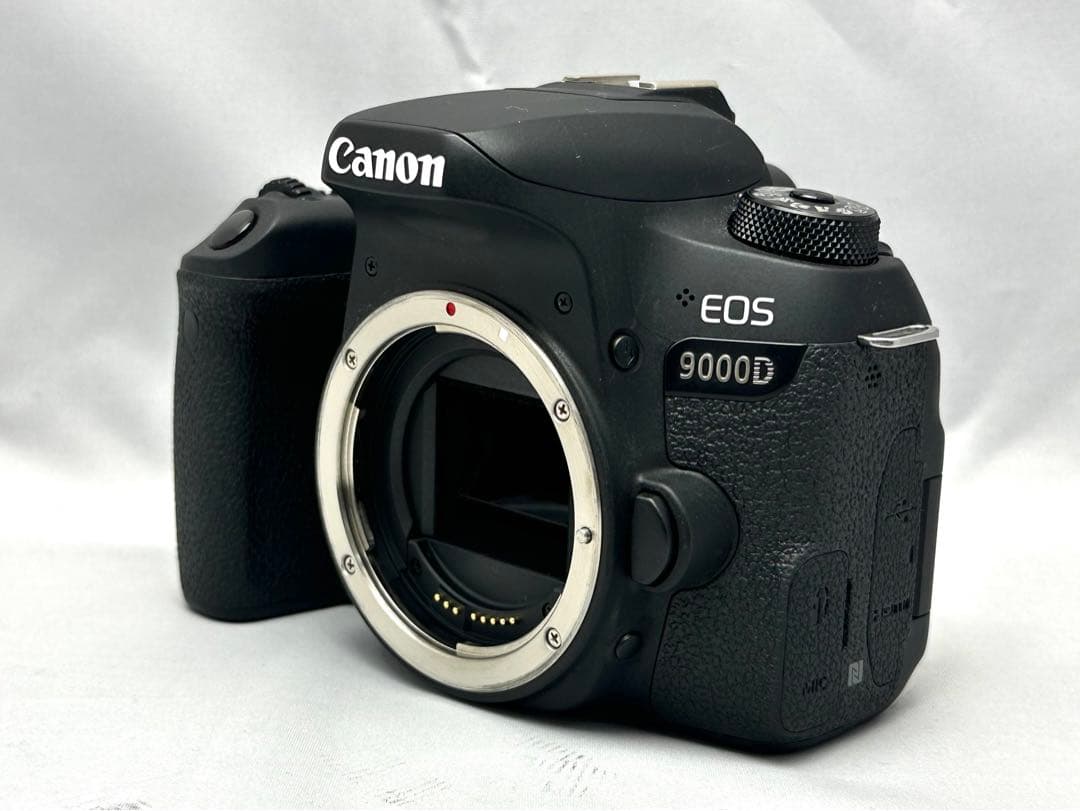 ショット数3600枚！Canon EOS 9000D ダブルズームレンズキット♪
