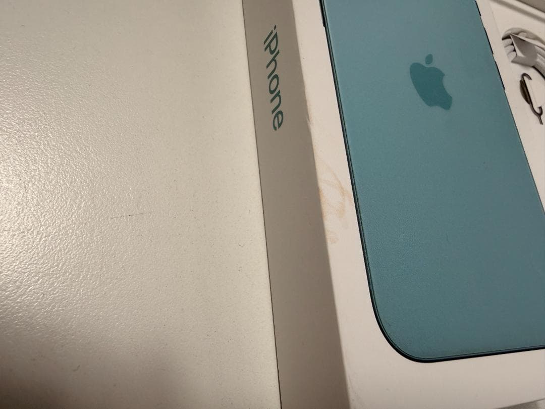 【美品】iPhone16 512GB ティール SIMフリー