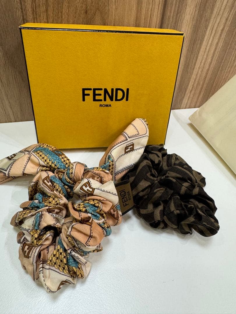 FENDI フェンディ シュシュ 2個セット 購入証明書付き