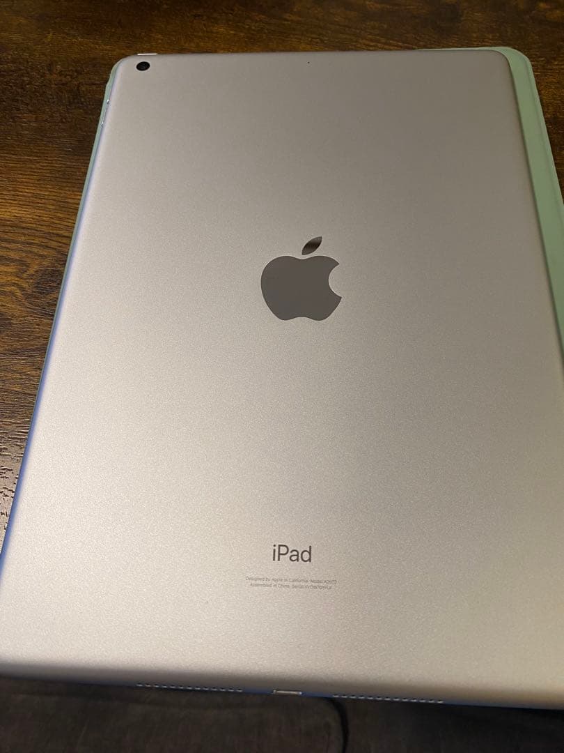 【美品】iPad (第9世代) 64GB バッテリー100% 充電回数14回