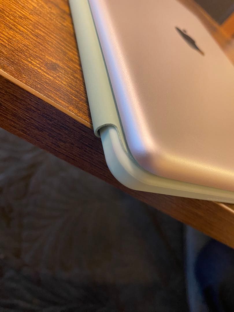 【美品】iPad (第9世代) 64GB バッテリー100% 充電回数14回