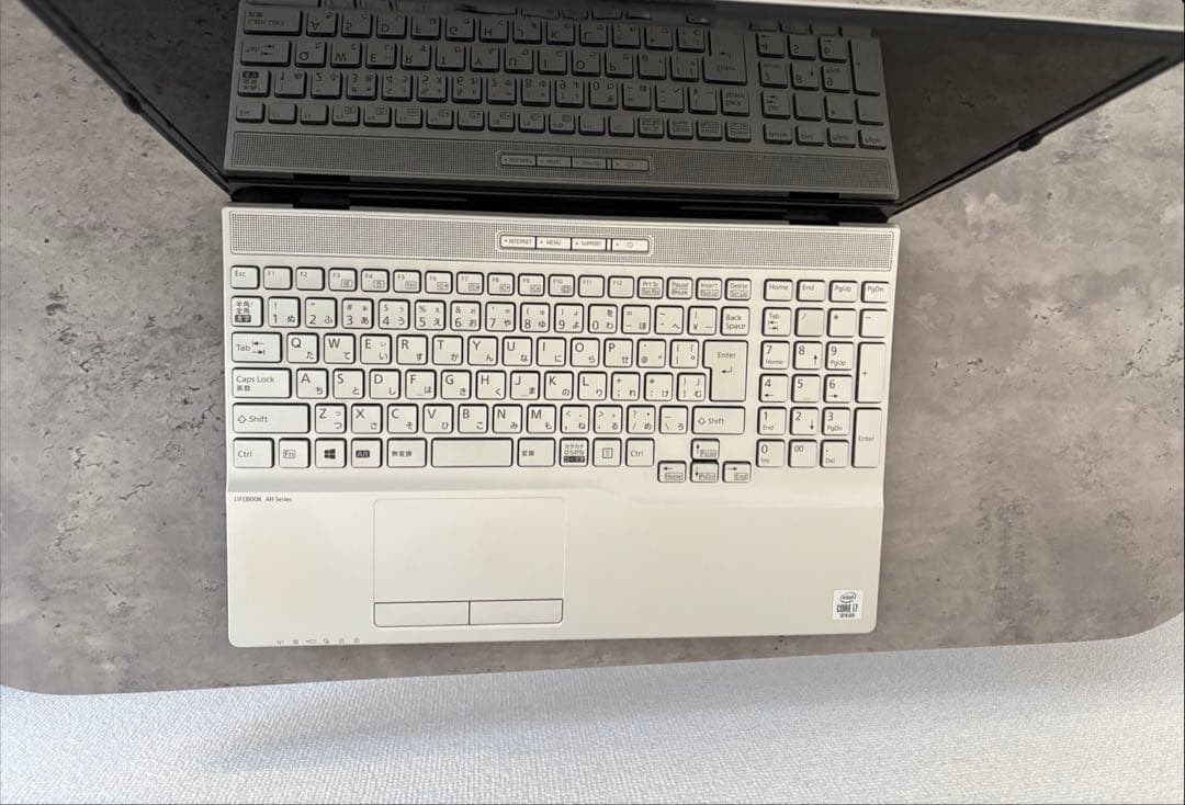 富士通 ノートPC シルバー/ブラウン