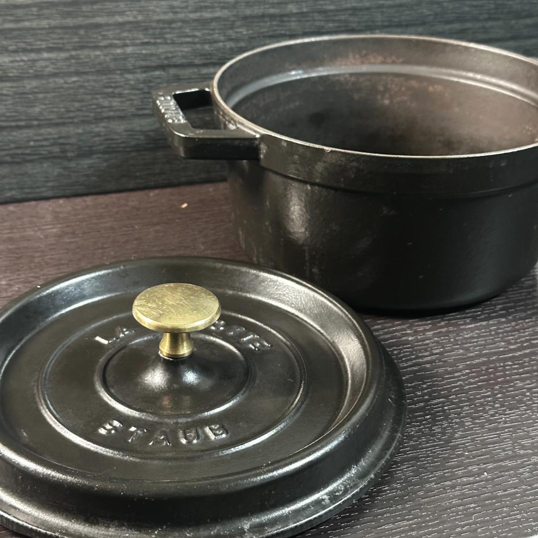 さ*い様 STAUB La Cocotte 両手鍋 ブラック 20cm