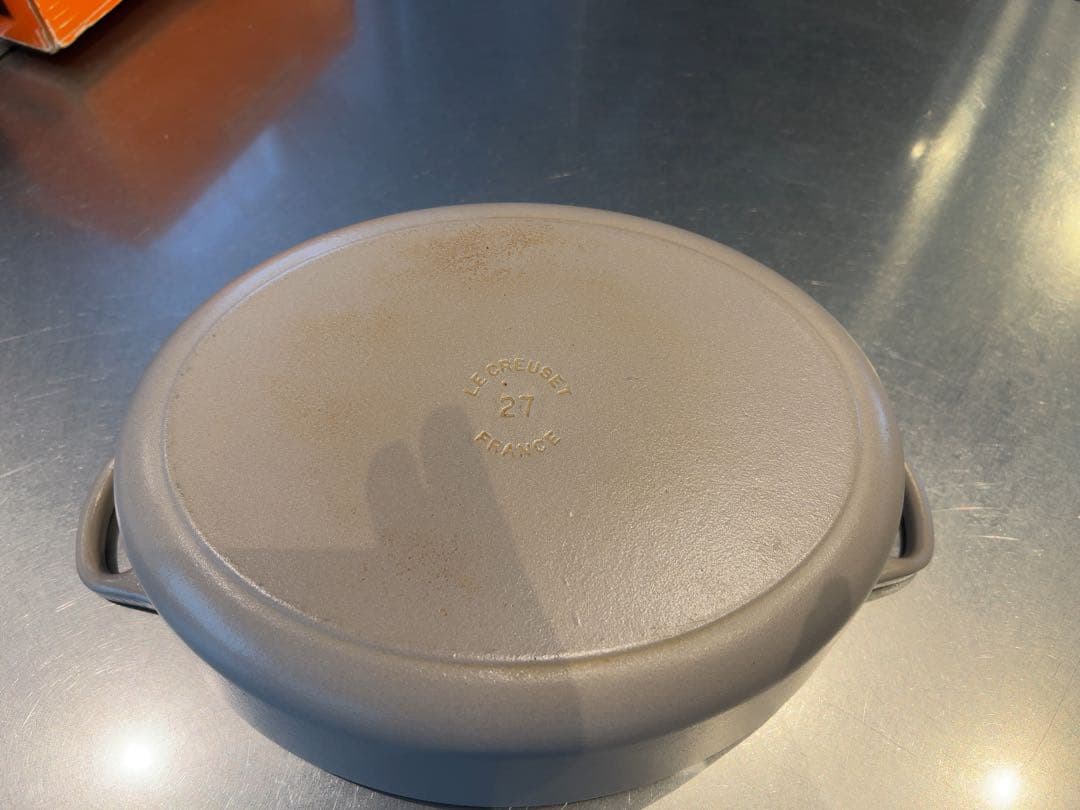 ル・クルーゼ　ココットオバール27両手鍋グレージュおまけ付き