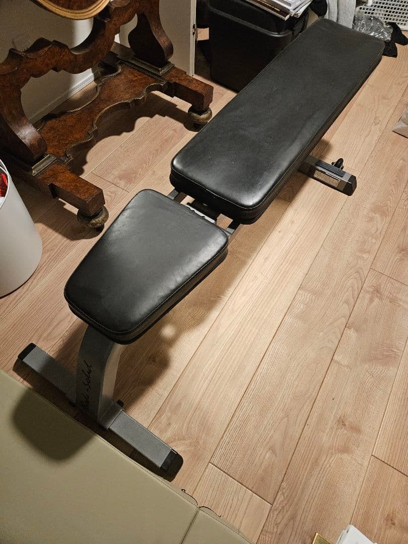 東京　直接引取の場合お値引きします　Body-Solid インクラインベンチ