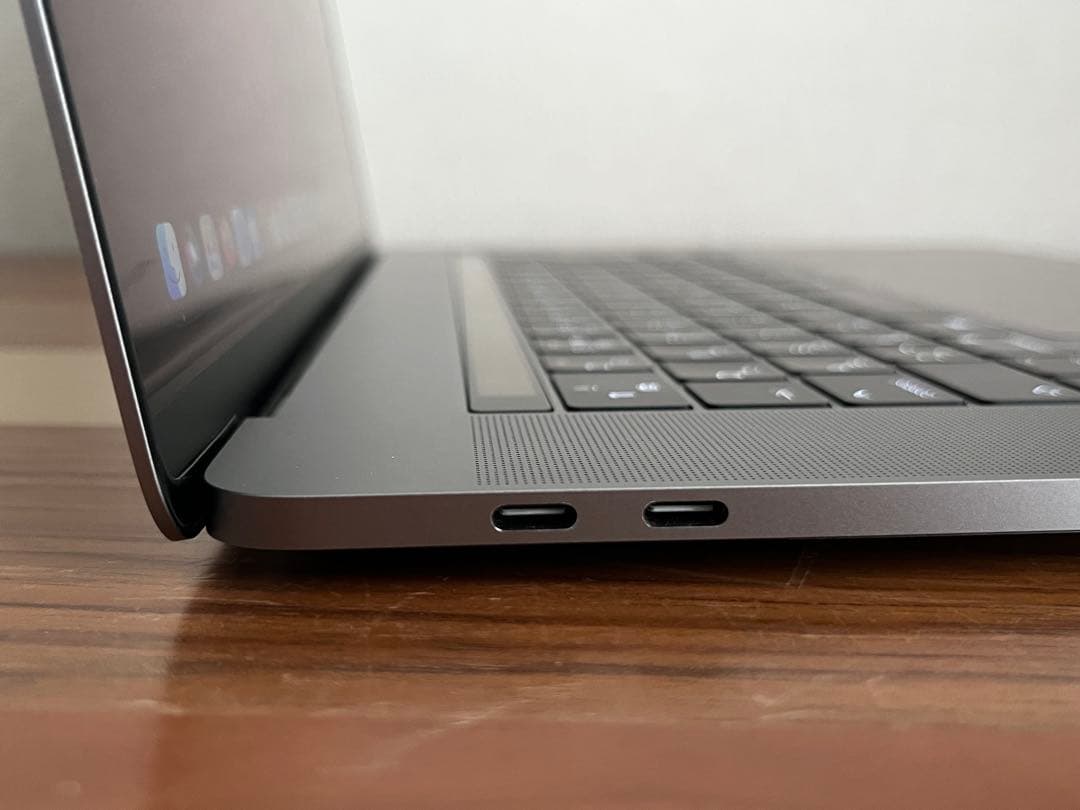 MacBook Pro 15インチ スペースグレー