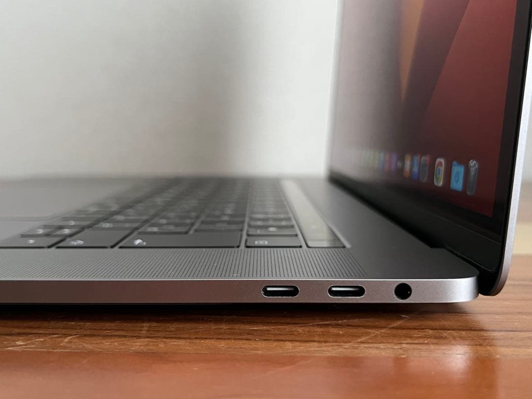 MacBook Pro 15インチ スペースグレー