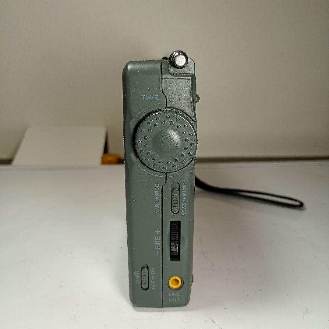 DEGEN 高感度BCLラジオ DE1103 動作品。 ブックサイズです