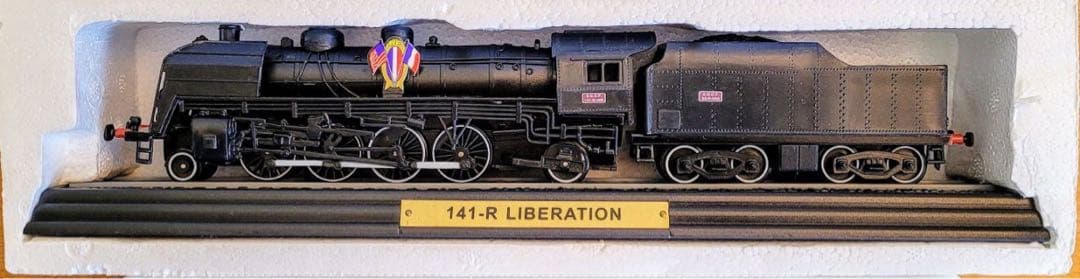 HOゲージ 蒸気機関車　スタティック（モーターなし）新品 ディスプレイレール付き