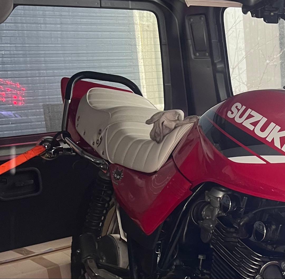 GSX250E GSX400E ゴキ タックロール ホワイト