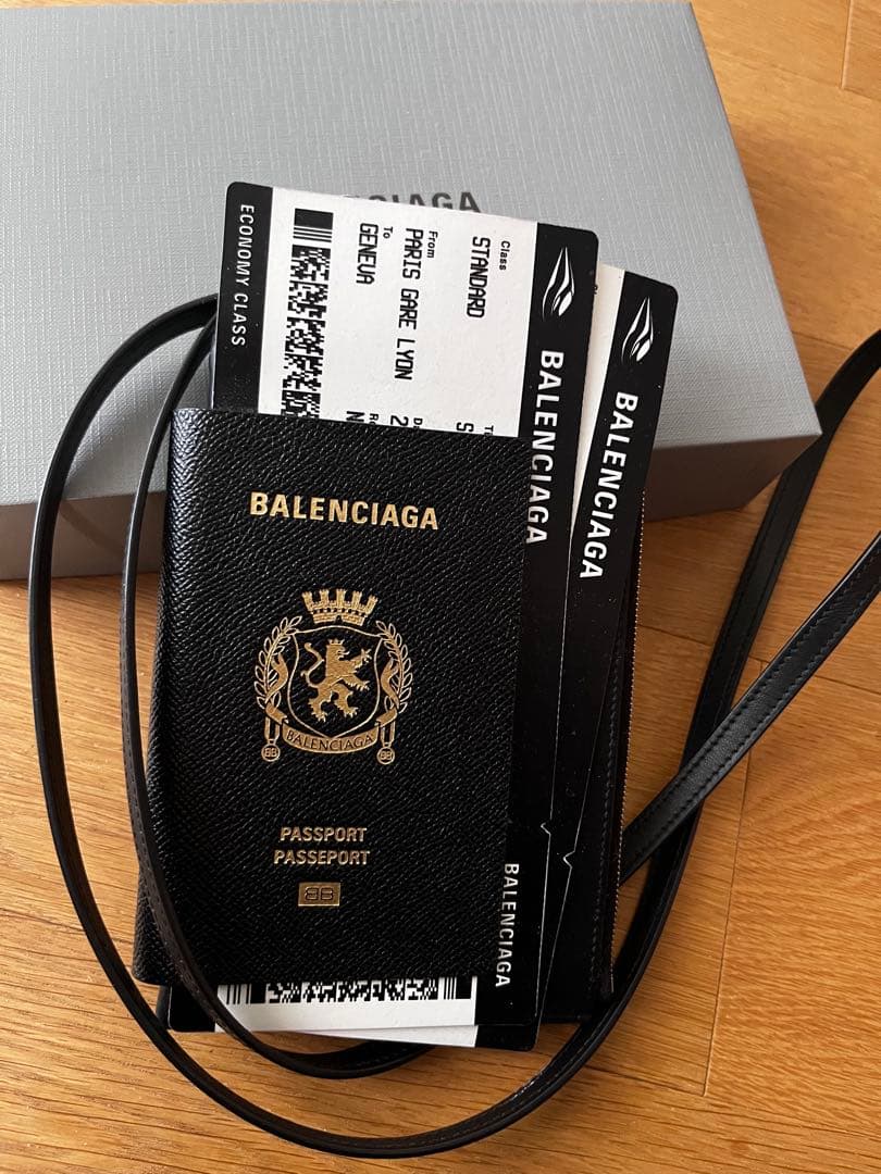小物 BALENCIAGA PASSPORT PHONE HOLDER