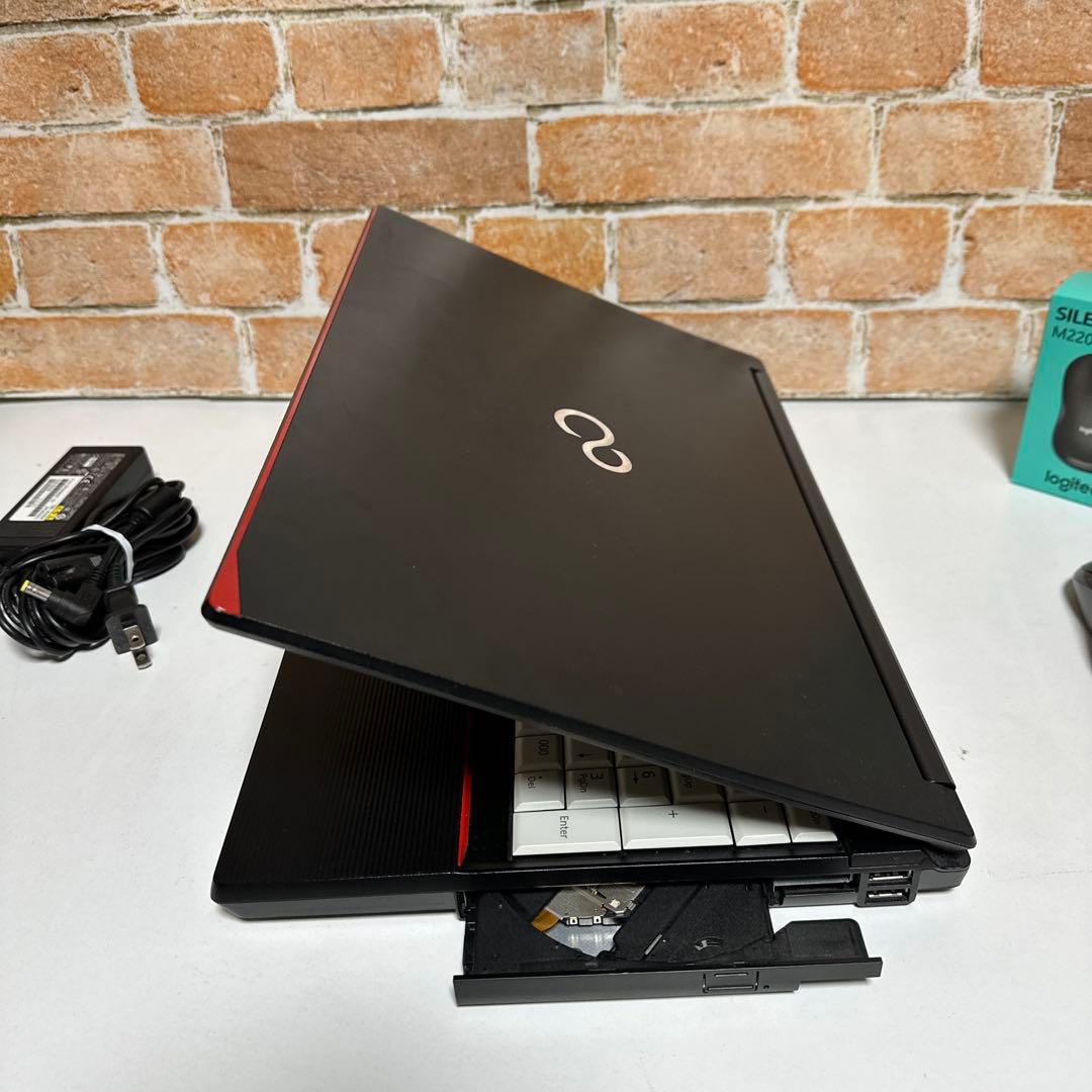 美品　富士通ノート PC Core i7 SSD500GB Windows11