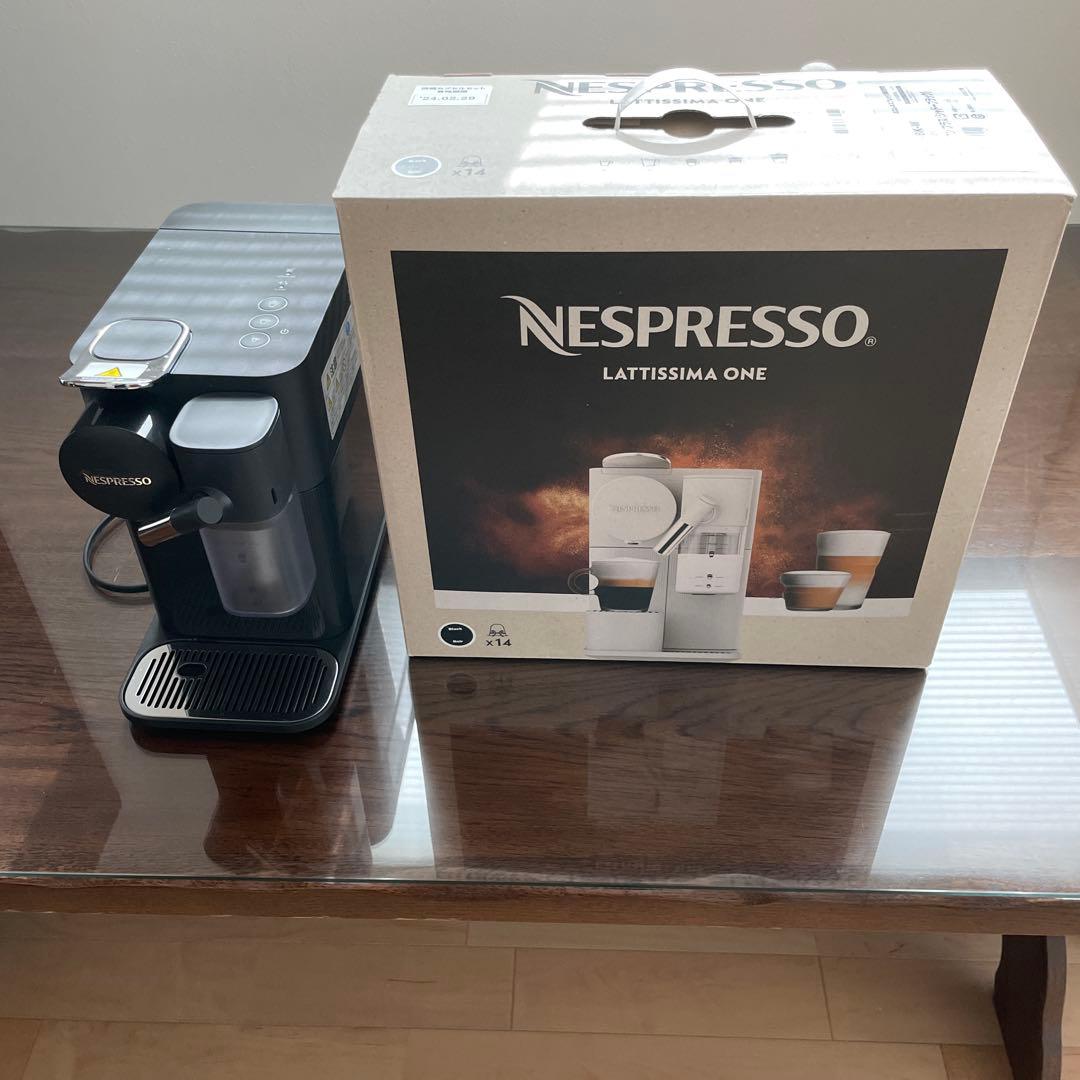 美品　Nespresso ラティシマ.ワンプラス F121-BK-W カプセル付