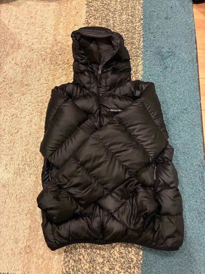 美品　モンベル　ライトアルパインダウンパーカー　収納袋付