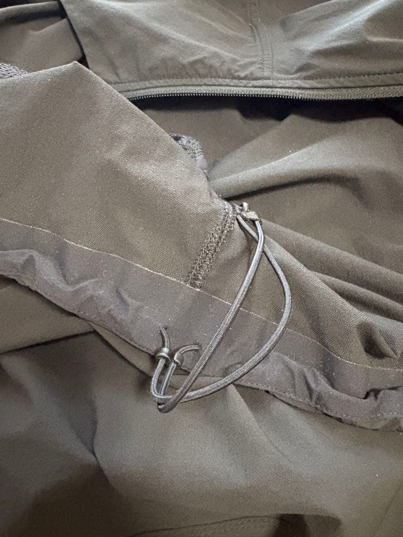 アークテリクス　ガンマライトウェイトフーディー