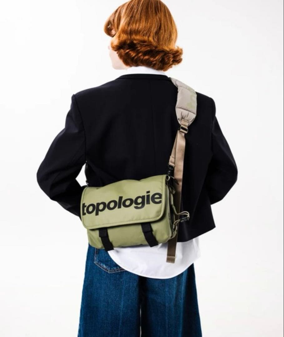 topologie メッセンジャーバッグ カーキ