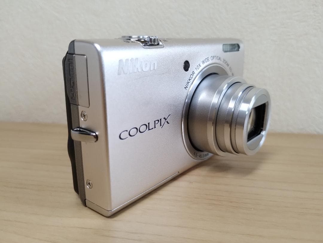 ✨動作良好✨ 美品 Nikon COOLPIX S6200 シルバー デジカメ