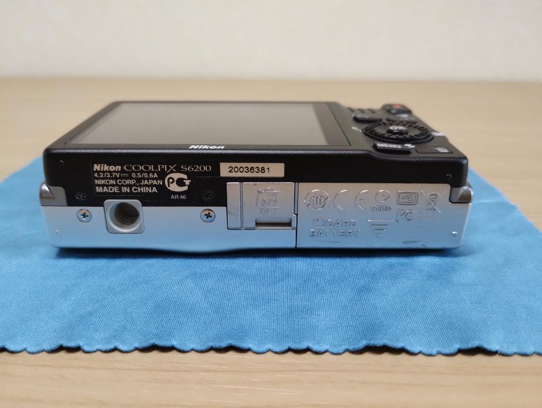 ✨動作良好✨ 美品 Nikon COOLPIX S6200 シルバー デジカメ