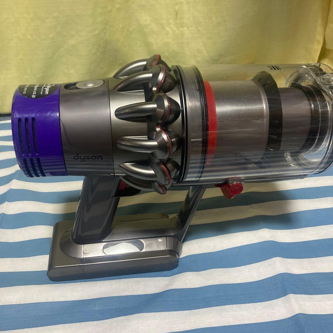 ダイソンＳＶ１２分解清掃済(限定　床ブラシ、ホース、壁掛け収納プラケットサービス