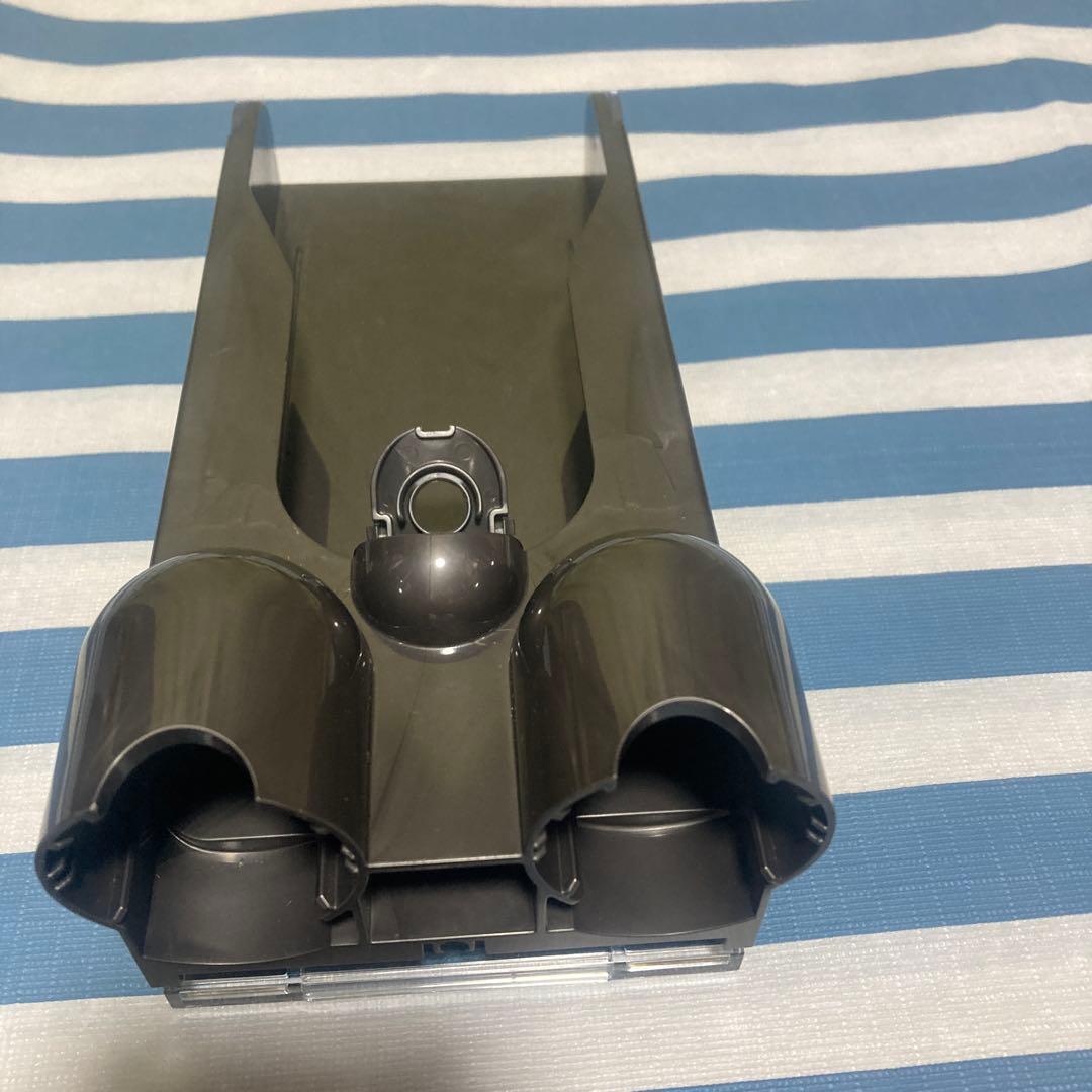 ダイソンＳＶ１２分解清掃済(限定　床ブラシ、ホース、壁掛け収納プラケットサービス