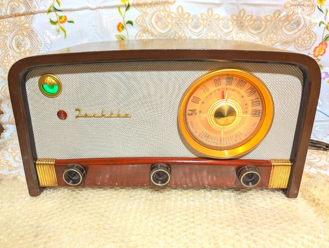 家族団らん昭和レトロST真空管ラジオ　マツダ614A　bluetooth付