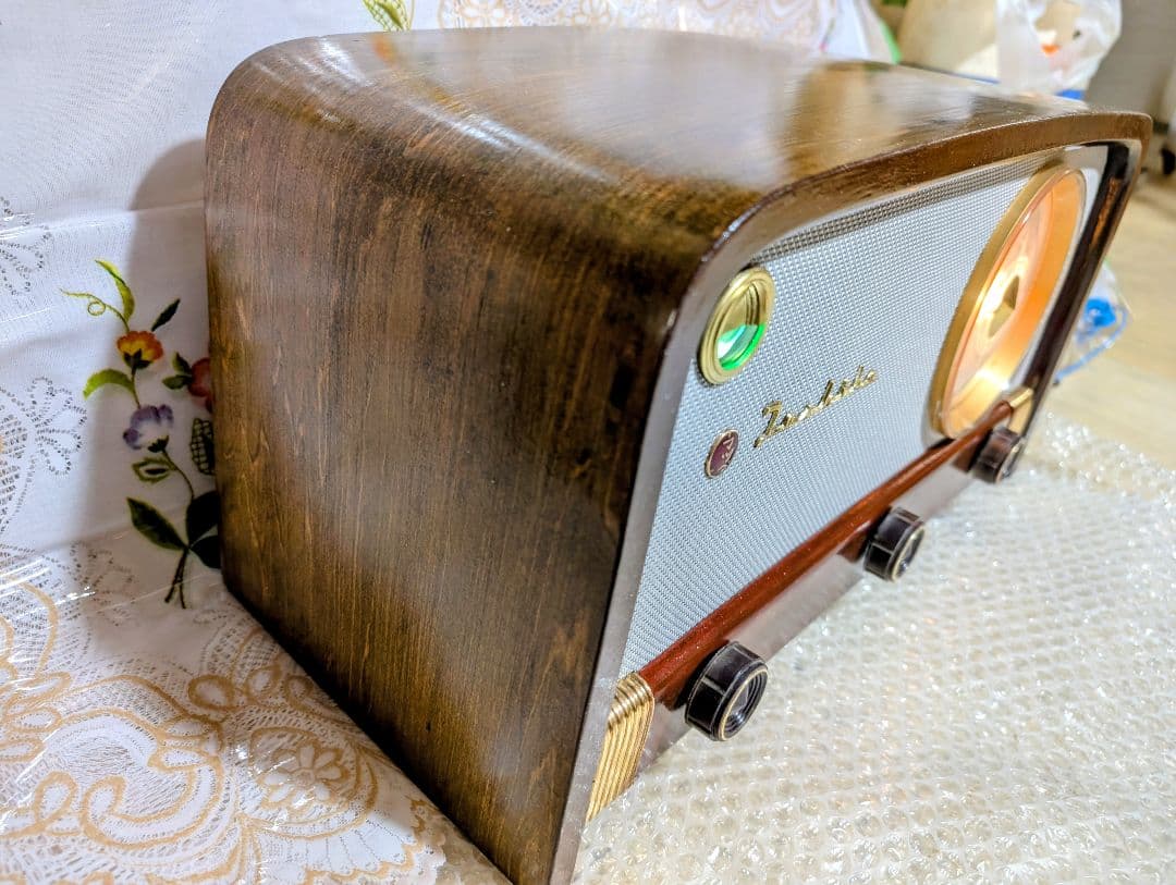 家族団らん昭和レトロST真空管ラジオ　マツダ614A　bluetooth付