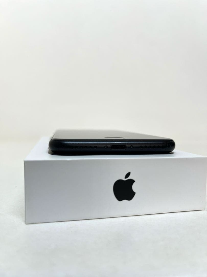 iPhone SE 32GB 第2世代 SIMフリー