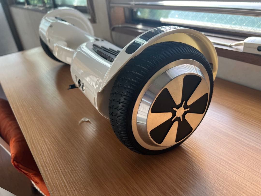 Air Bilt 電動スケートボード ホワイト 8インチ