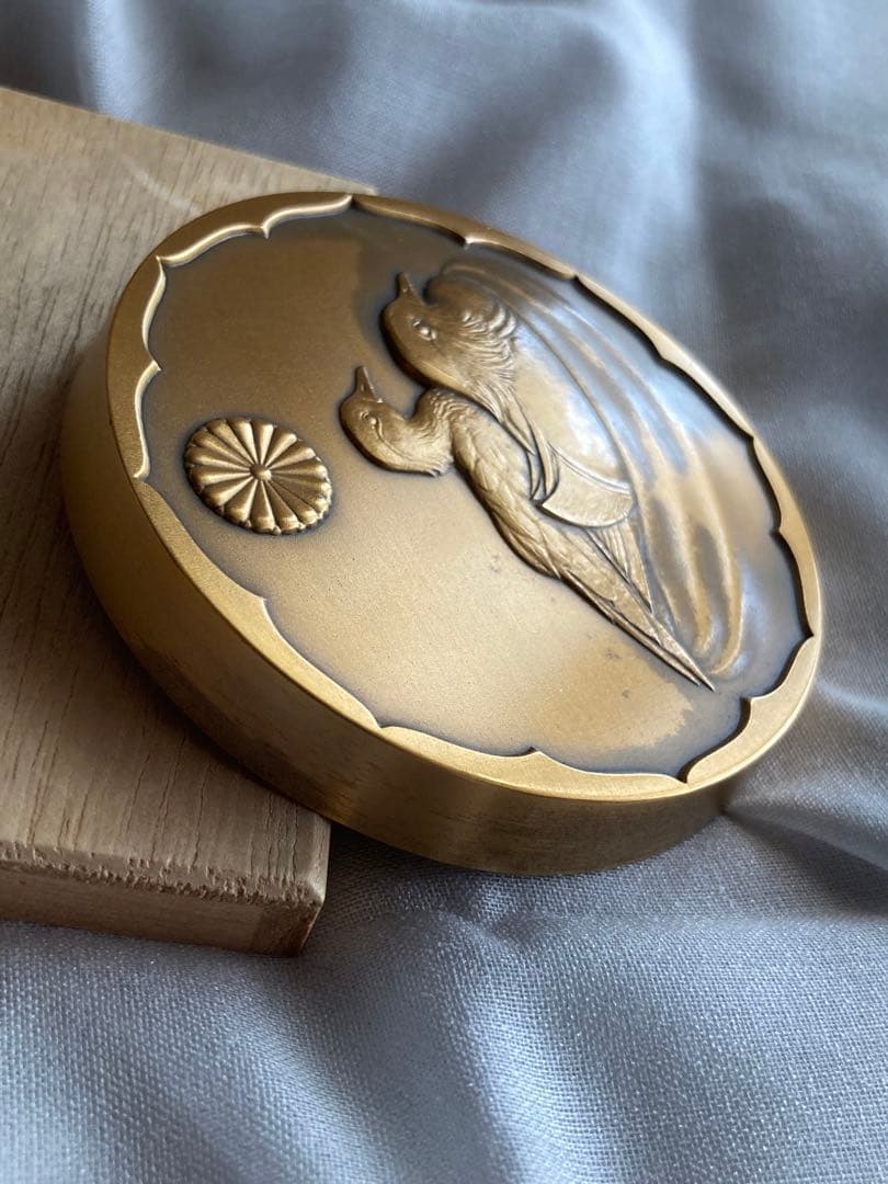 ★皇室限定★皇太子徳仁親王 現天皇陛下御結婚記念　飾り鏡　菊の紋章