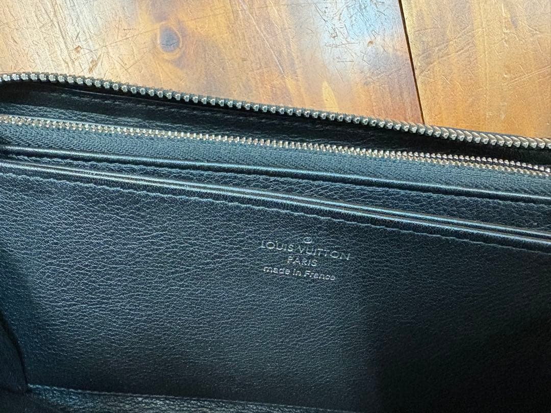 ルイヴィトン マヒナジッピーウォレットm61867 ノワール