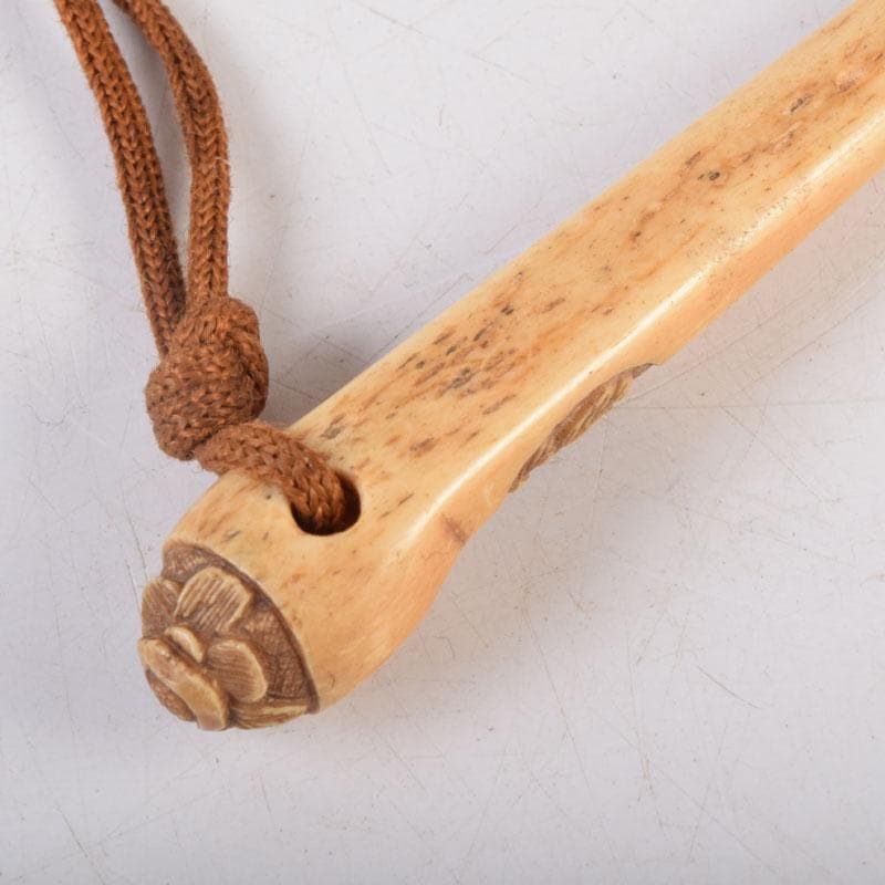 アリーヒローズ　時代提げ物　獣骨製　花刻　根付　簪　C　8548